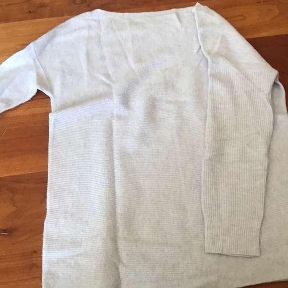 Lavender colored sweater - Picture 4 of 4